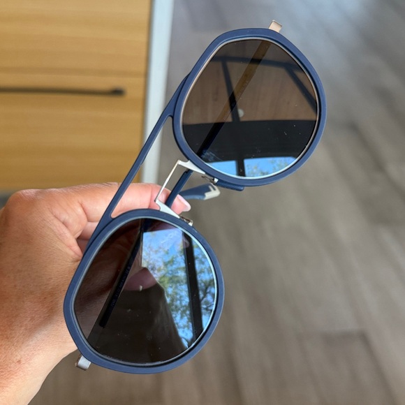 Fendi Round Aviator Sunglasses Blue and Silver Color Unisex - Picture 2 of 15